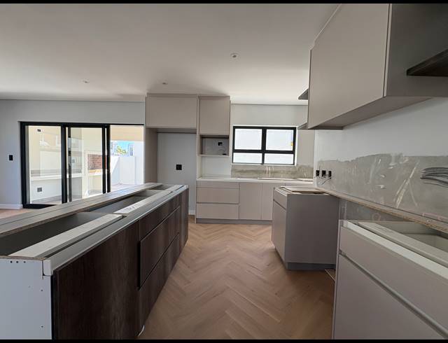 4 BEDROOM HOUSE FOR SALE IN SANDOWN